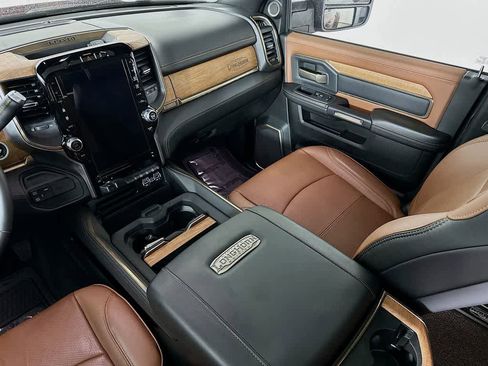 Used 2024 RAM 3500 Limited image 11