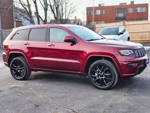 Used 2022 Jeep Grand Cherokee Laredo X image 7
