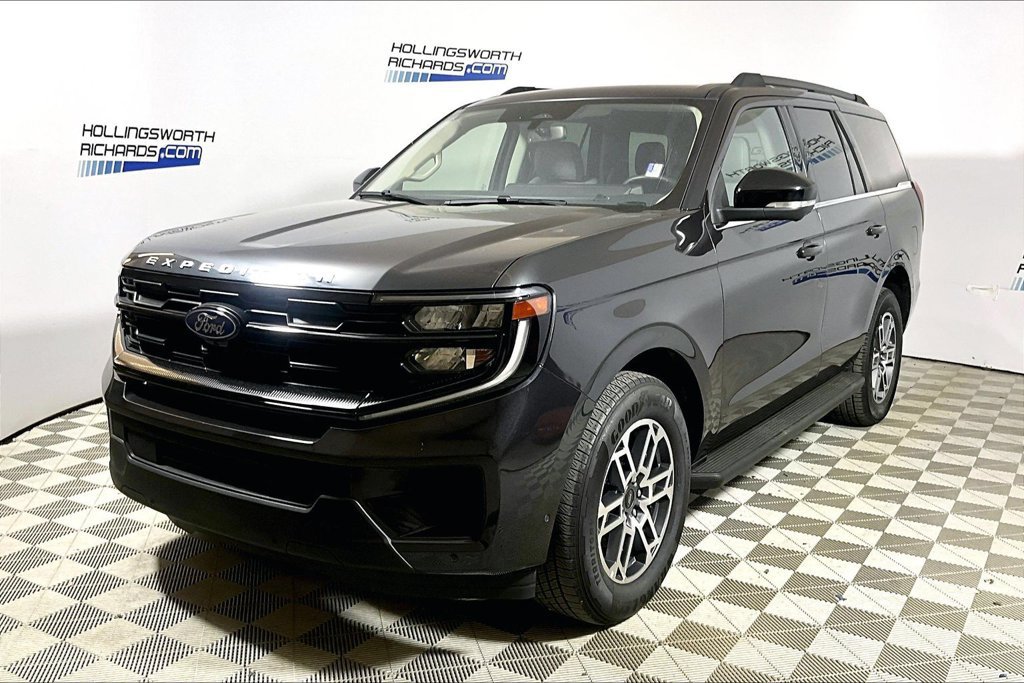 Certified 2025 Ford Expedition Active RWD image 1