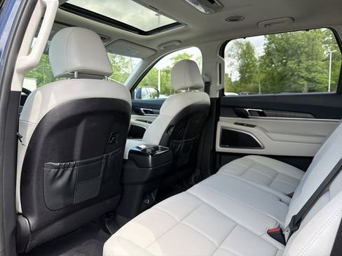 Used 2024 Kia Telluride EX FWD image 12