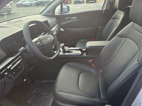 New 2026 Kia Sportage EX FWD image 6