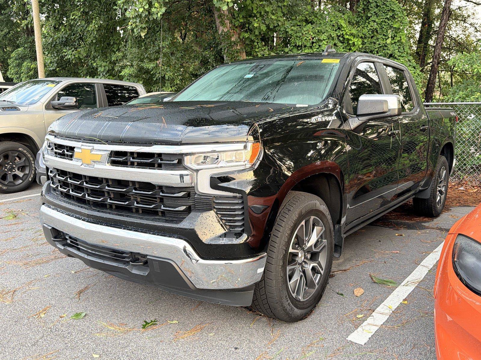 Used 2023 Chevrolet Silverado 1500 LT AWD/4WD image 1