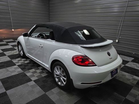 Used 2018 Volkswagen Beetle 2.0T SE FWD image 11