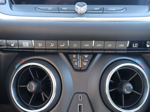 Used 2024 Chevrolet Blazer LT w/ LPO, Floor Liner Package FWD image 21