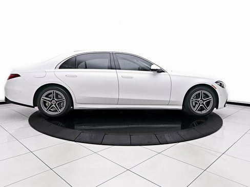 Used 2024 Mercedes-Benz S 580e 4MATIC Sedan image 13