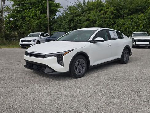 New 2026 Kia K4 FWD image 4
