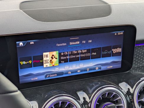 New 2025 Mercedes-Benz GLB 250 image 24