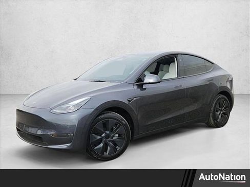 Used 2025 Tesla Model Y Long Range AWD/4WD image 1