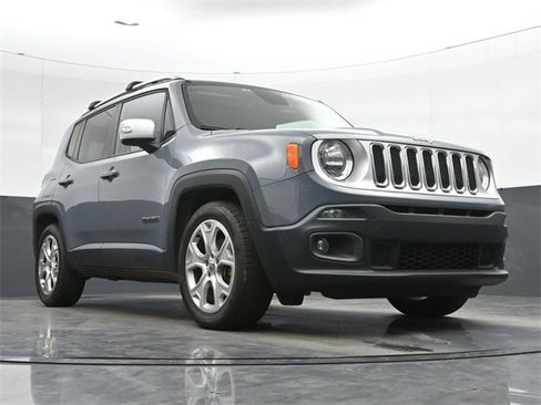 Used 2017 Jeep Renegade Limited image 10