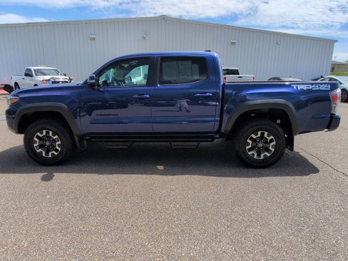 Used 2023 Toyota Tacoma TRD Off-Road w/ Technology Package AWD/4WD image 3