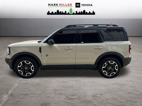 Used 2024 Ford Bronco Sport Outer Banks w/ Tech Package AWD/4WD image 2