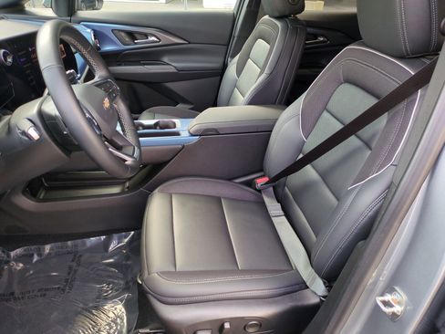 Used 2026 Chevrolet Equinox EV LT w/ Convenience Package II image 21