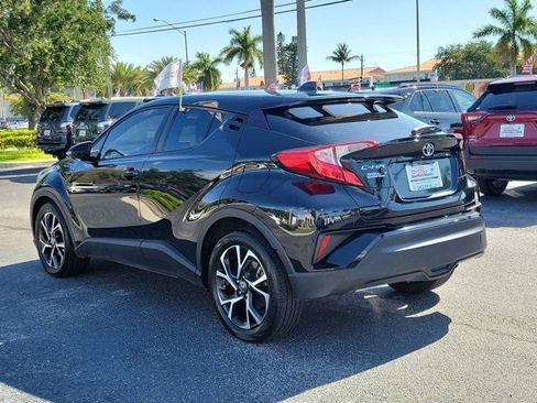 Certified 2022 Toyota C-HR XLE FWD image 3