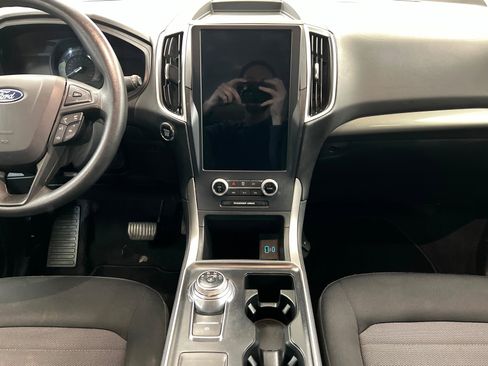 Used 2022 Ford Edge SE w/ Black Appearance Package image 13