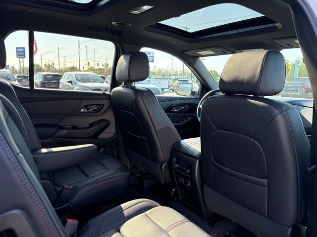 Used 2023 Chevrolet Traverse RS AWD/4WD image 18