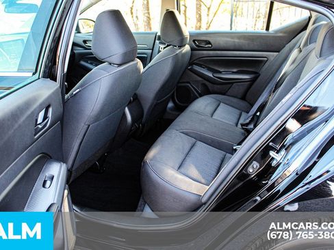 Used 2025 Nissan Altima 2.5 SV image 18