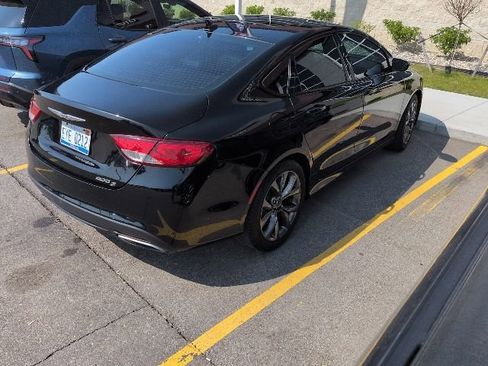 Used 2015 Chrysler 200 S w/ Navigation & Sound Group I FWD image 4
