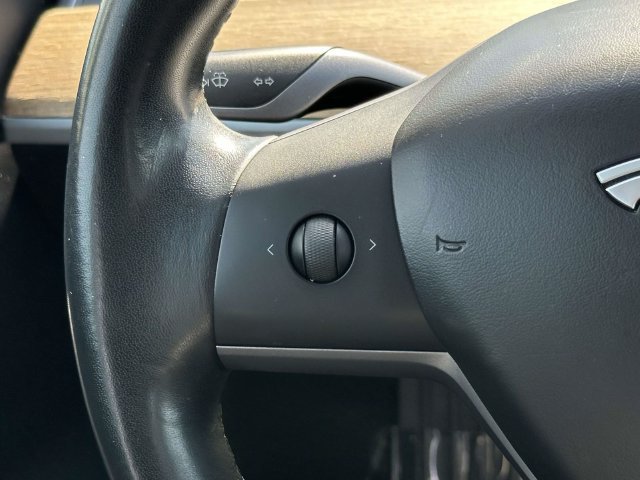 Used 2018 Tesla Model 3 Long Range RWD image 24