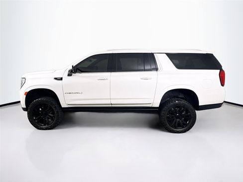 Used 2021 GMC Yukon XL Denali image 2