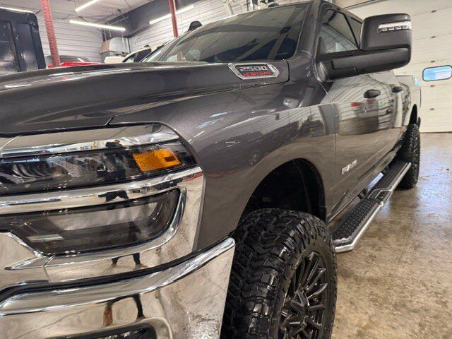 Used 2025 RAM 2500 Big Horn AWD/4WD image 40
