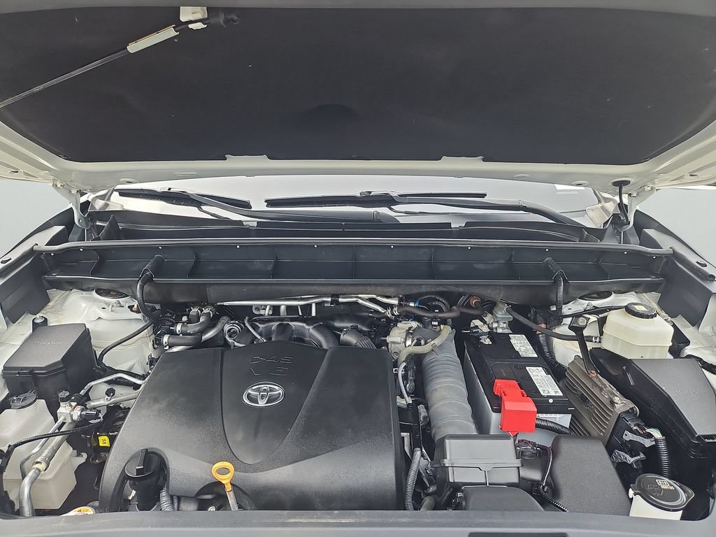 Used 2021 Toyota Highlander XLE AWD/4WD image 33