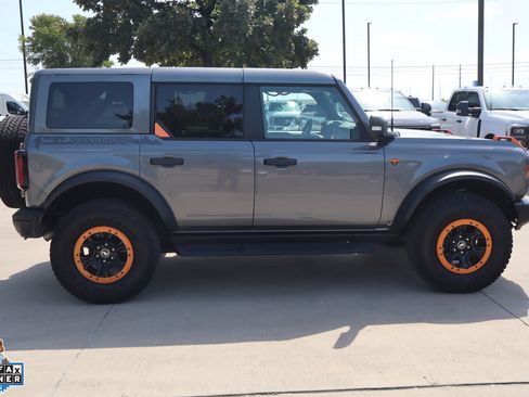 Used 2025 Ford Bronco Badlands AWD/4WD image 2