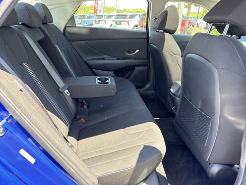 Used 2025 Hyundai Elantra SEL FWD image 27