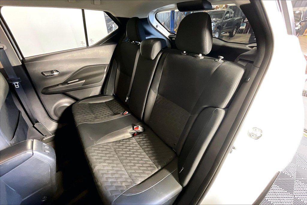 Used 2023 Nissan Kicks SV FWD image 31