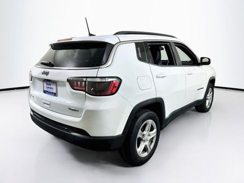 Used 2023 Jeep Compass Latitude w/ Convenience Group AWD/4WD image 5
