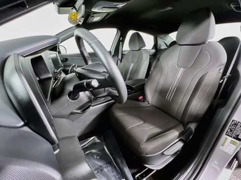 Certified 2025 Hyundai Elantra Sport FWD image 20