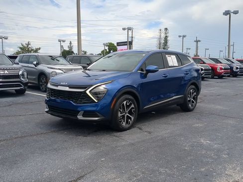 Used 2024 Kia Sportage EX FWD image 2