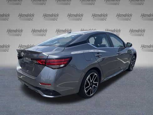 Used 2025 Nissan Sentra SR FWD image 9