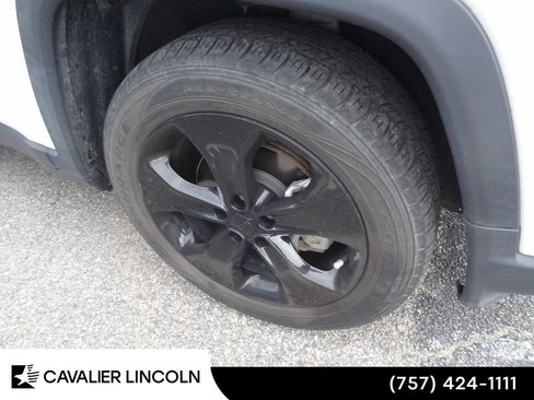Used 2019 Jeep Compass Latitude FWD image 14