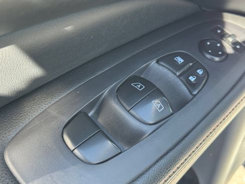 Used 2020 Nissan Pathfinder SL AWD/4WD image 19