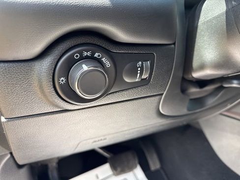 Used 2025 Dodge Durango GT AWD/4WD image 29