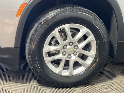 Used 2023 Chevrolet Traverse LS w/ Safety Package image 12