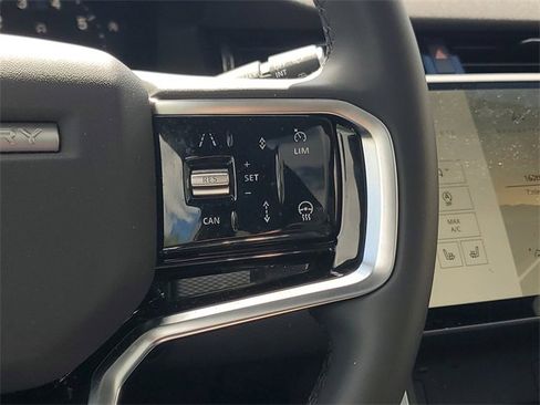 Certified 2025 Land Rover Discovery Sport Dynamic SE image 29