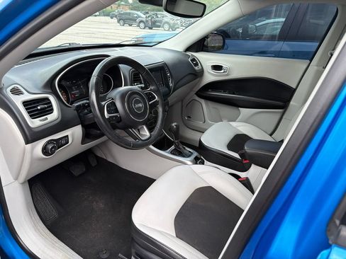 Used 2021 Jeep Compass Latitude w/ Sun and Sound Group FWD image 15