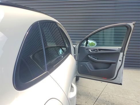 Used 2025 Porsche Macan S image 20