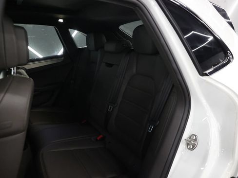 Used 2020 Porsche Macan Turbo AWD/4WD image 16