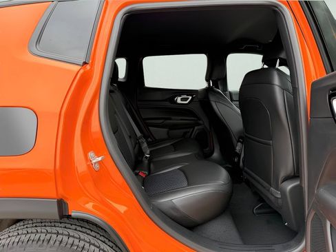New 2026 Jeep Compass Latitude image 12