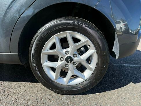 Used 2025 Kia Soul LX w/ LX Technology Package image 9