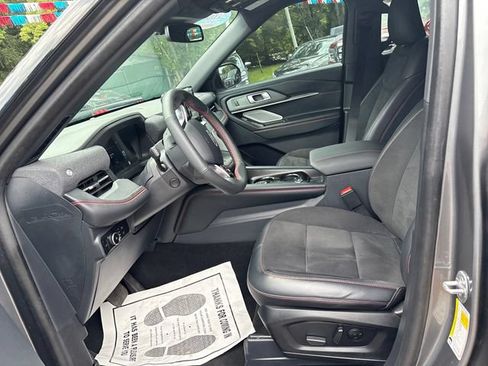 Used 2025 Ford Explorer ST AWD/4WD image 8