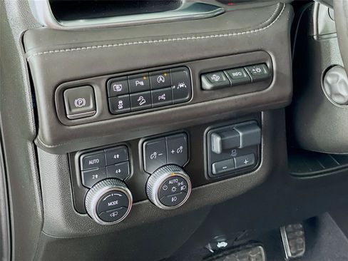 Used 2024 GMC Yukon Denali Ultimate AWD/4WD image 13