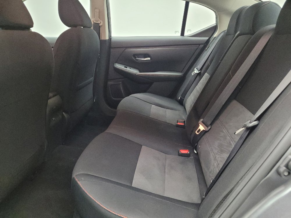 Used 2025 Nissan Sentra SR FWD image 18