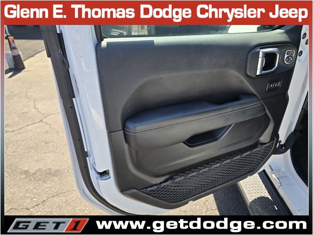 Used 2023 Jeep Wrangler Unlimited Sahara w/ Cold Weather Group AWD/4WD image 27