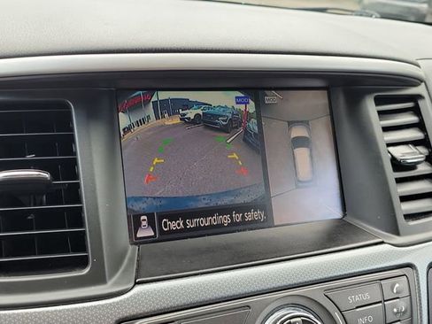 Used 2020 Nissan Pathfinder SL image 32