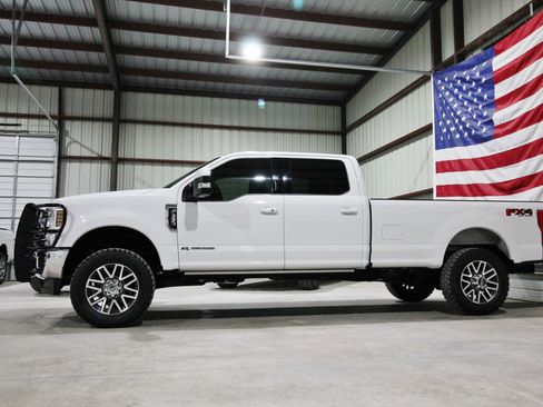 Used 2019 Ford F350 Lariat w/ Lariat Ultimate Package AWD/4WD image 5