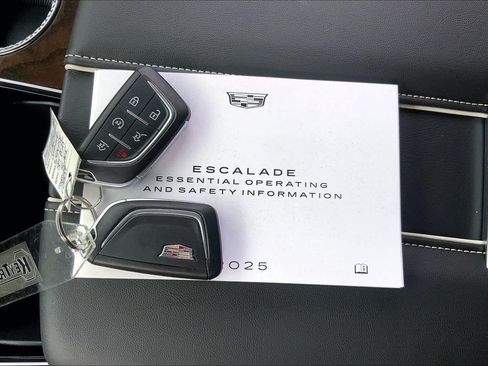 Certified 2025 Cadillac Escalade Sport Platinum AWD/4WD image 12