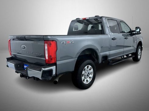 Used 2024 Ford F250 XLT AWD/4WD image 5